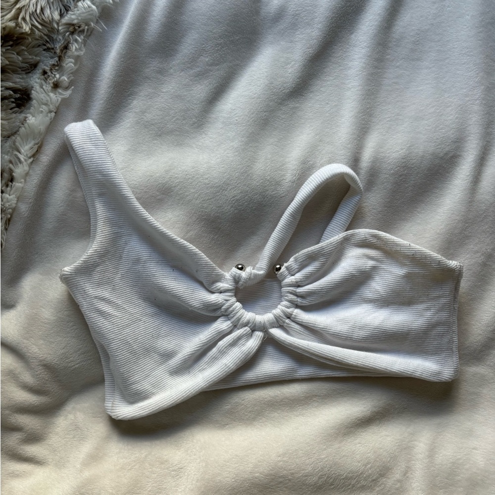White crop top with ring detailing in middle